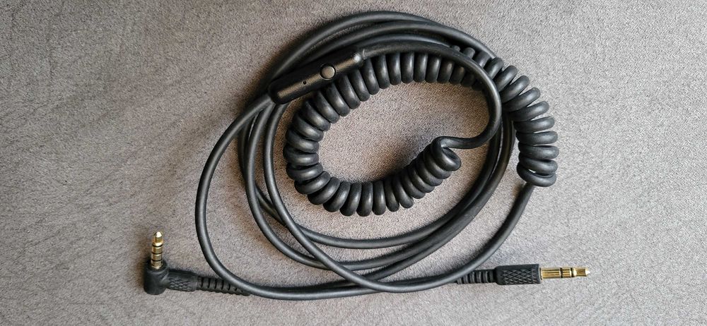 MARSHALL  cablu casti cu microfon  pe fir  fuctional spira