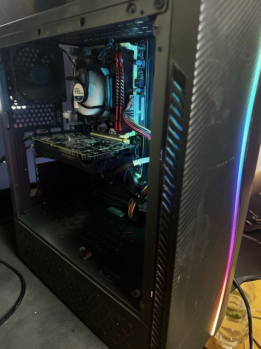 Vând PC Gaming SH, testat și funcțional 100%, ideal pentru CS2, GTA5