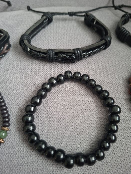 Аксесоари Нови слънчеви очила и гривни за 8 евро ВСИЧКО