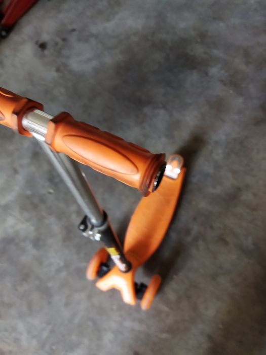 Детска тротинетка с двойна задна гума