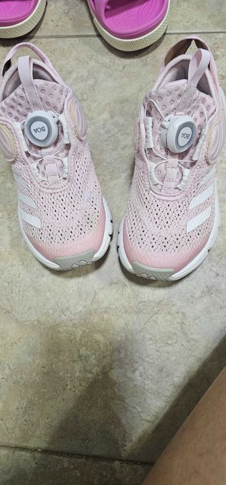 Кроссовки для девочки