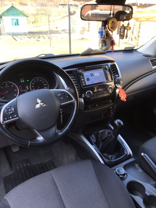 Vând Mitsubishi L200