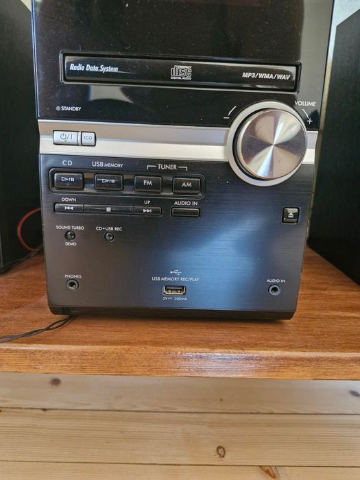 Vînd mini combina JVC