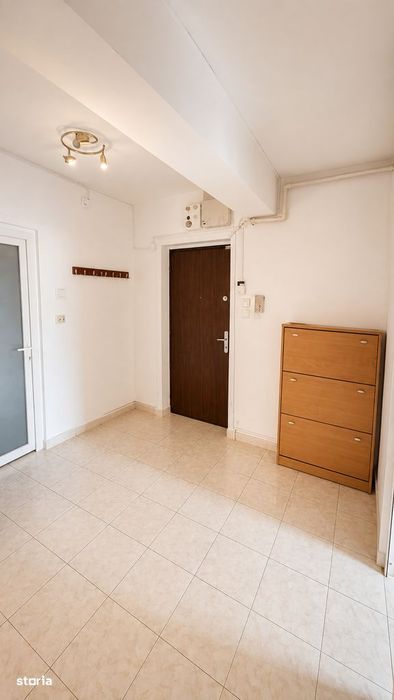 Racadau - 2 camere, decomandat, spatios, mobilat, utilat, boxa!