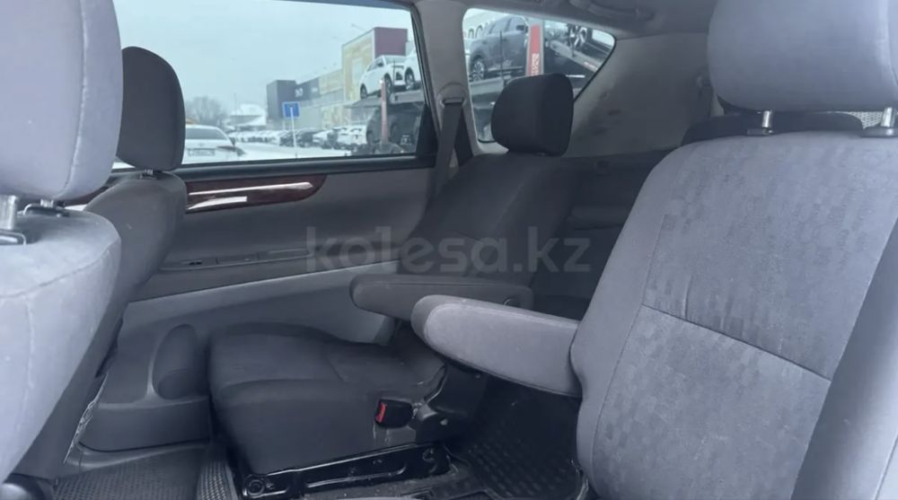 Toyota. Avensis  verso.