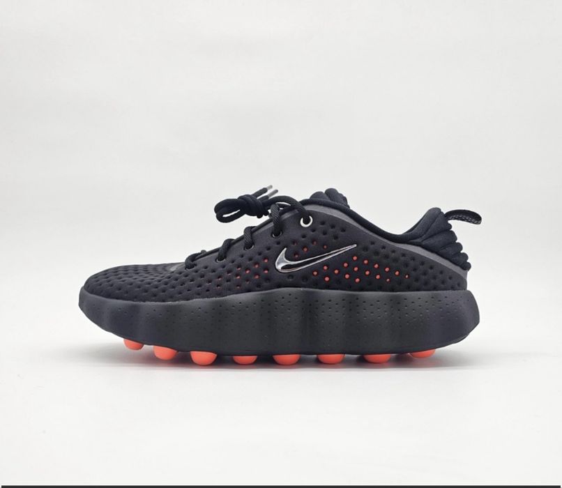 Nike Mind 002 Black Hyper Crimson