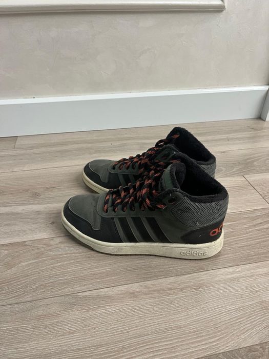 кроссовки Adidas