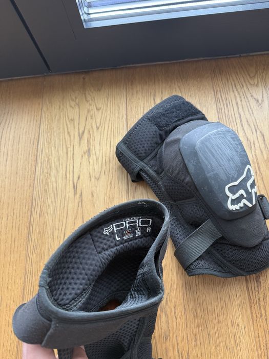 Genunchiere FOX LAUNCH PRO D3O