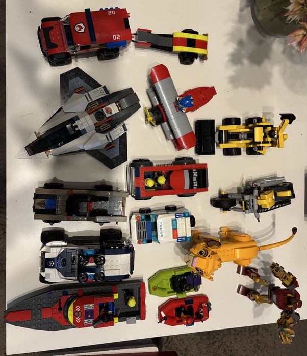 Seturi de Lego.
