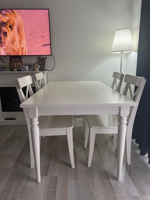 Vand masa extensibila + 4 scaune