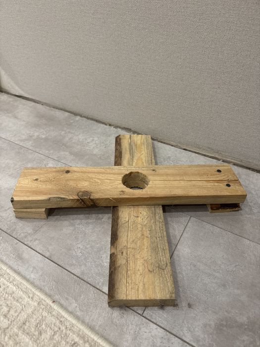 Продам новую подставку под елку