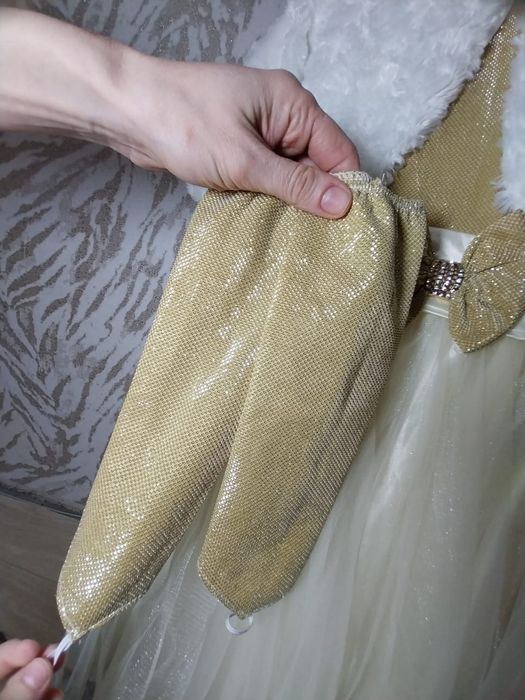 Вечернее платье на4-5 лет