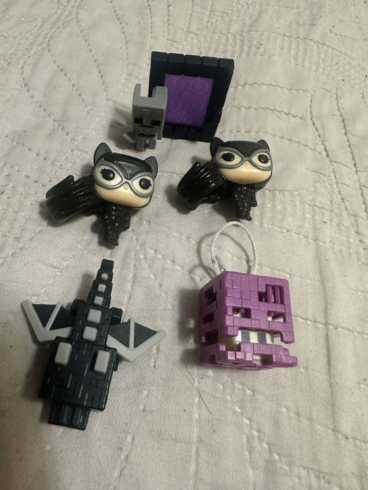 Меняю kinder joy Minecraft и dc