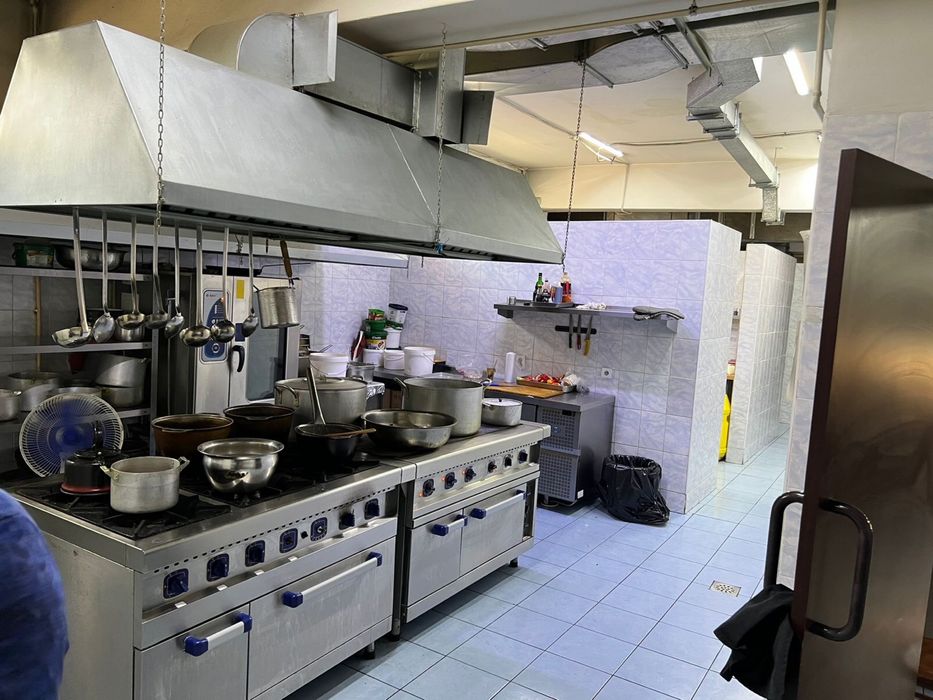 Продам действующее кафе.