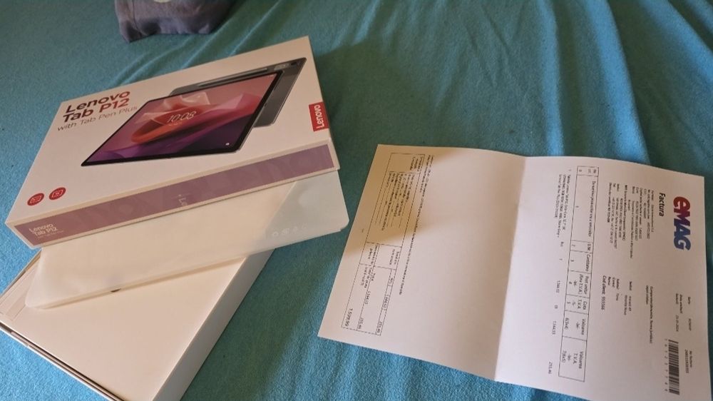 Vând Lenovo Tab P12 8 GB cu pen inclus