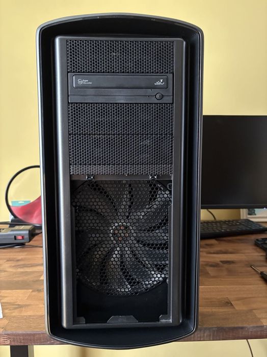 Gaming PC и монитор