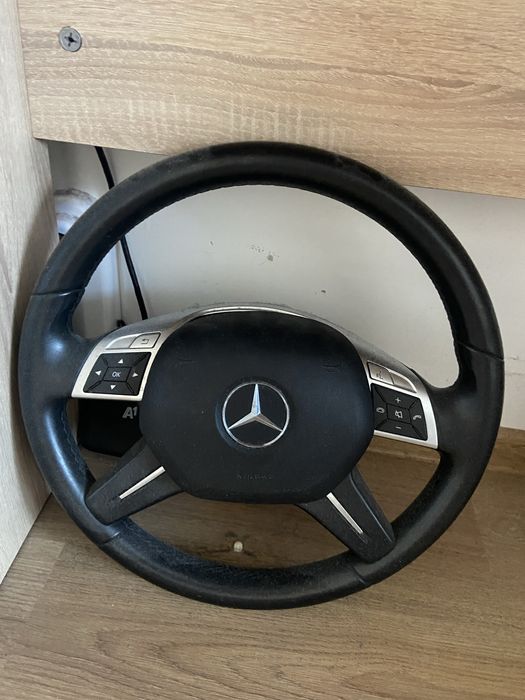 Волан mercedes 3лъчов скосен