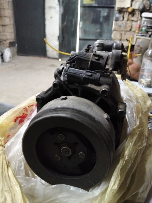 4м40 компрессор кондиционера.  40 тыс.торг