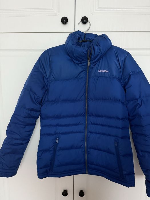 Продам куртку reebok