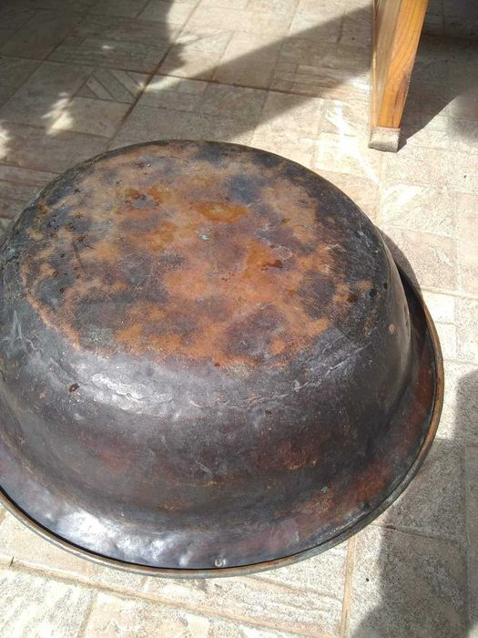 Стара медна тава и меден леген