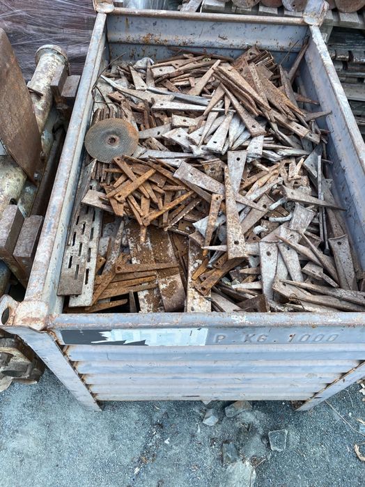 Inchiriez Popi Metalici Schela Metalica Cravate