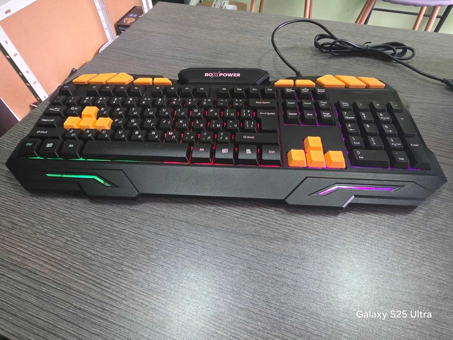 Нова! Геймърска клавиатура с Кирилица ROXPOWER G-8100, GAMING LED, Черна