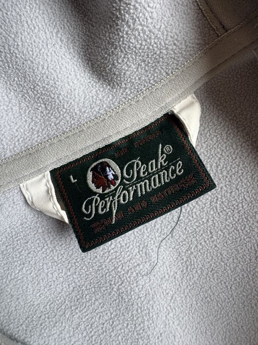 Дамско яке Peak Performance