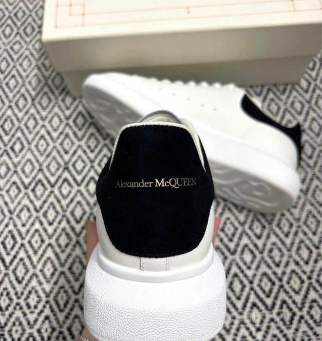 Alexander McQueen - Cu factura!