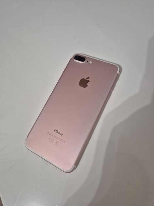 Продам iPhone 7+