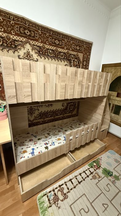 Двухъярусная детская кровать