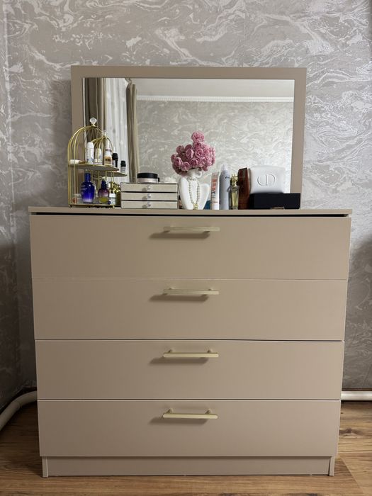 Продам шкаф с комодом