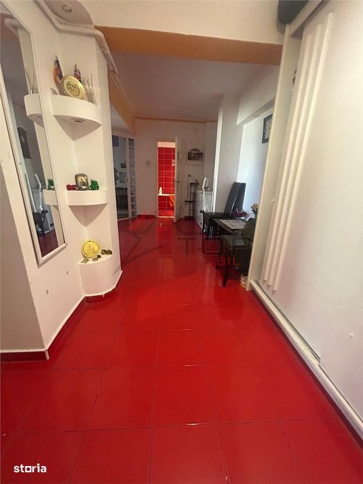3 camere, etaj 5, bloc din 1982 zona Dacia