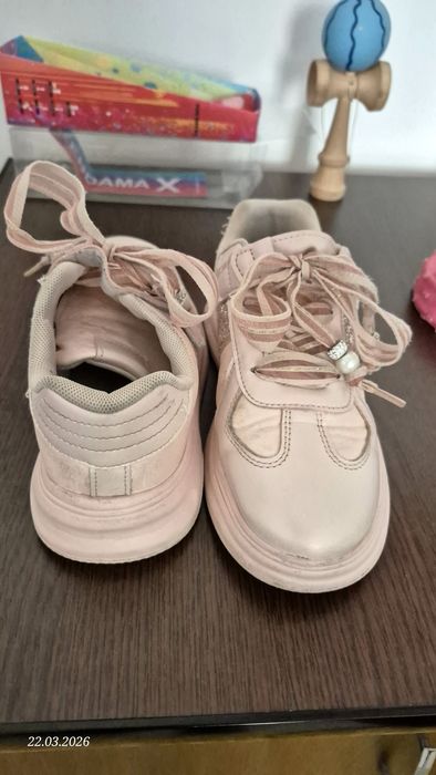 Adidași fetite nr.35(22cm)