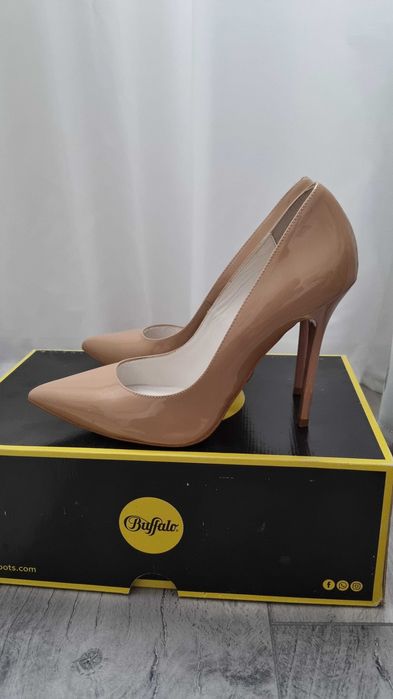 Pantpfi Stiletto piele, m 38, Buffalo, purtati o data