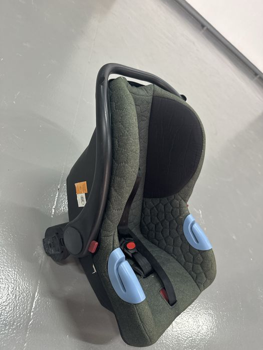 Продам автокресло