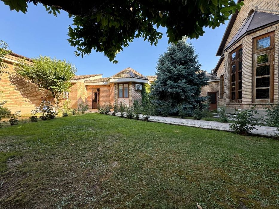 Участок 8 соток Ориентир метро Минор ЖК Казахстан 3 уровня 500м2 КС