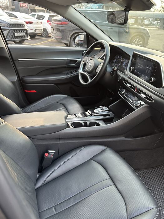 Hyundai sonata 2022 yil qora 2mator