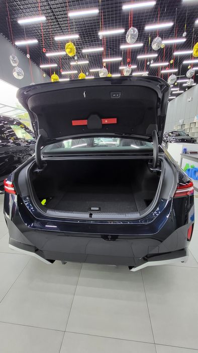 BMW i5 40L Nalichi