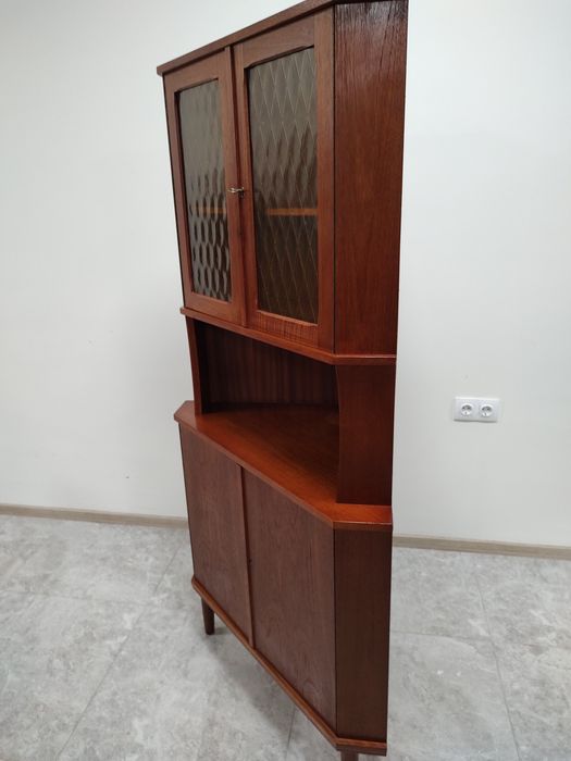 Винтидж ъглова витрина от 60-те Д375