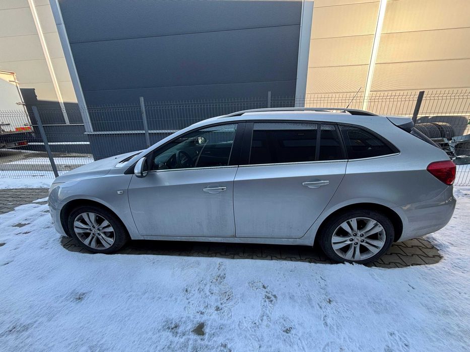 Ocazie : Chevrolet Cruze 1.4 Turbo (140 CP), an 2014, dotări complete