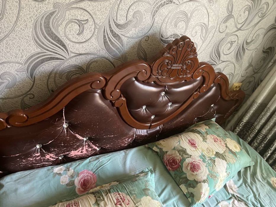 Мебел двух спальни карават