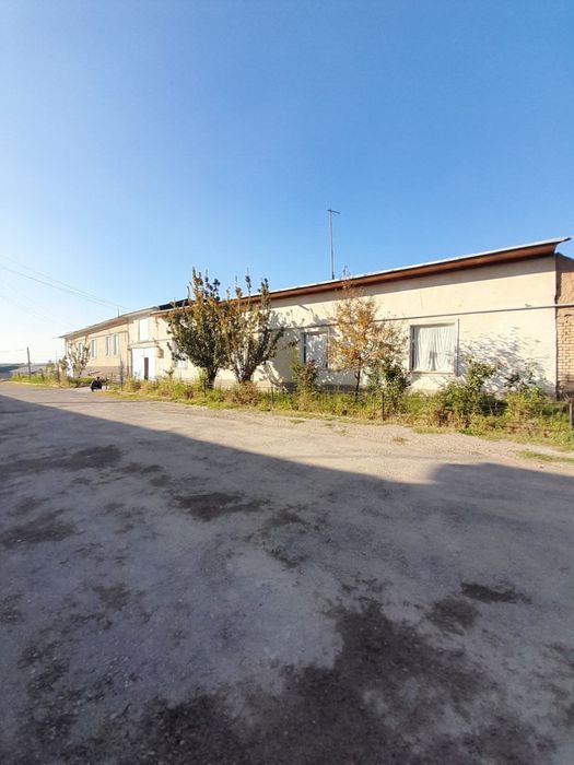 Уй Назарбек туркистонда 8 сотихдан 2 Уй