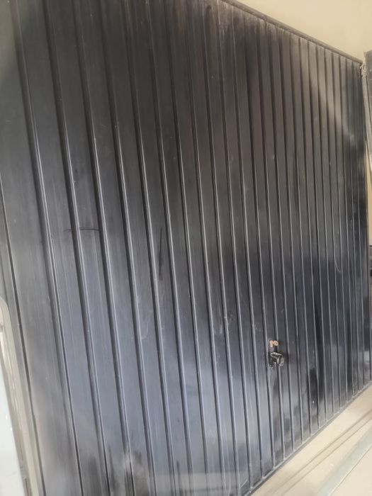 Uşă de garaj metalica 2500 × 2100 mm