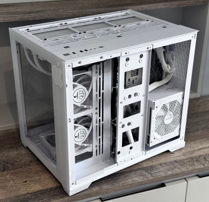 Геймърски PC AMD Ryzen 7 7800X3D / GeForce RTX 4070 Ti SUPER / RAM Kingston DDR5 32 GB 6000 MHz / SSD Kingston 2 TB