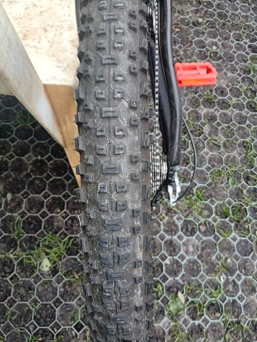 Vând bicicleta de carbon adusa de doua zile din Germania