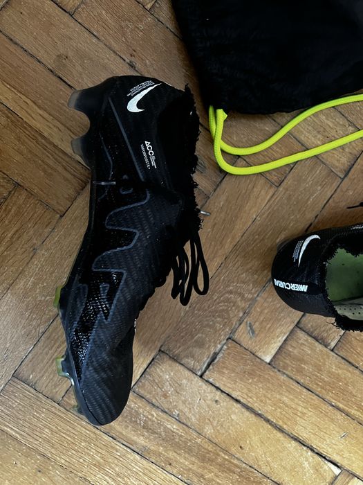 Ghete de fotbal elit taiate la glezniera marime 44