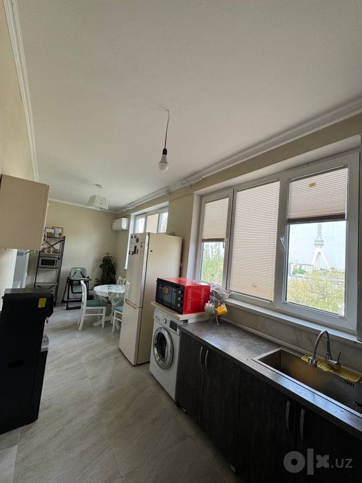 Продаётся квартира на Бадамзаре. 110м2.