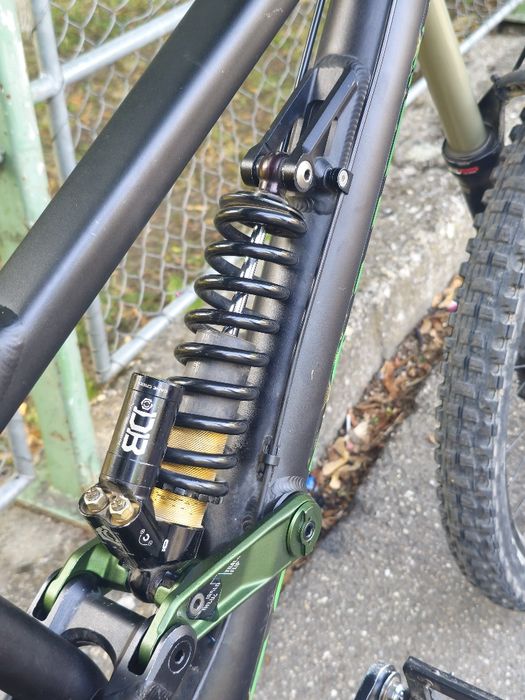Bicicleta downhill Canyon torque frx