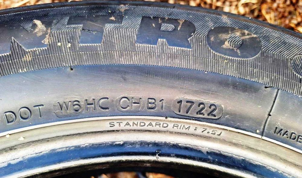 Покрышки 235 х 55 х 17, резина мягкая, почти новая, 2022г. Малибу 2