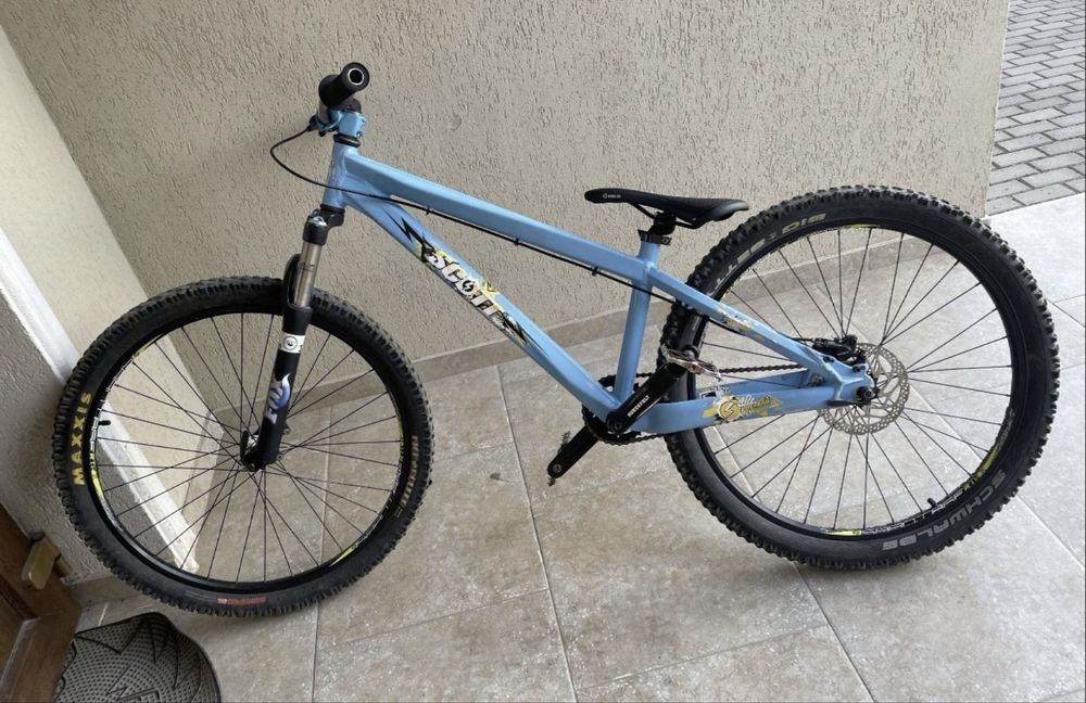 Vand ,dezmembrez dirt scott